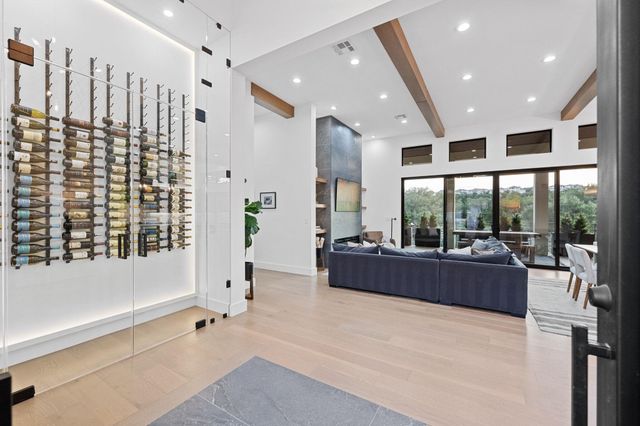 19509 INVERNESS DR, Spicewood, TX 78669