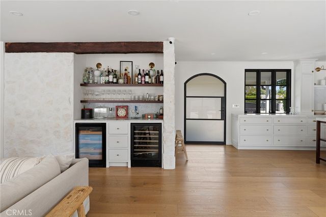 22960 Calvert Street, Woodland Hills, CA 91367