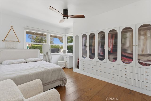 22960 Calvert Street, Woodland Hills, CA 91367