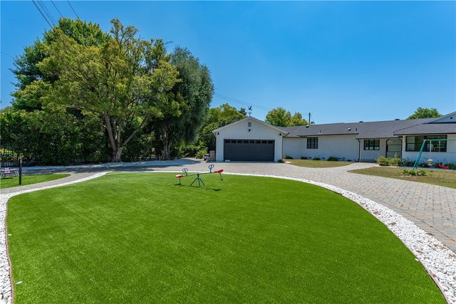 22960 Calvert Street, Woodland Hills, CA 91367
