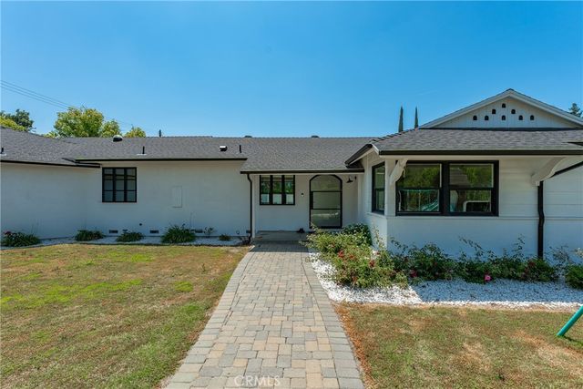 22960 Calvert Street, Woodland Hills, CA 91367