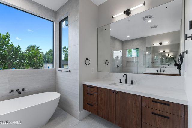 4422 E ROMA Avenue, Phoenix, AZ 85018