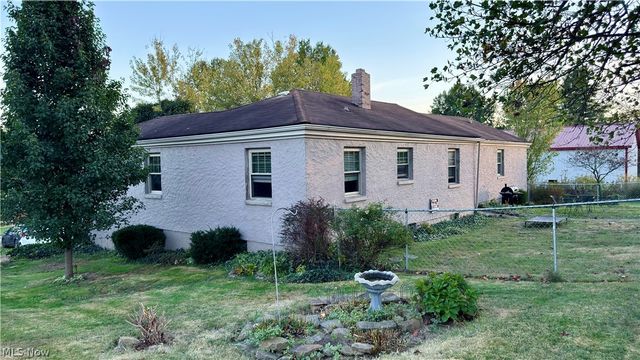 65141 Three Hills Drive, Bellaire, OH 43906