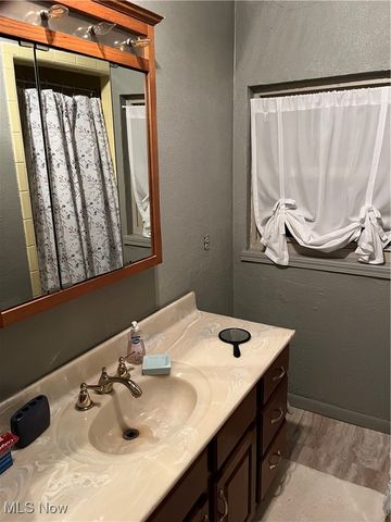 65141 Three Hills Drive, Bellaire, OH 43906