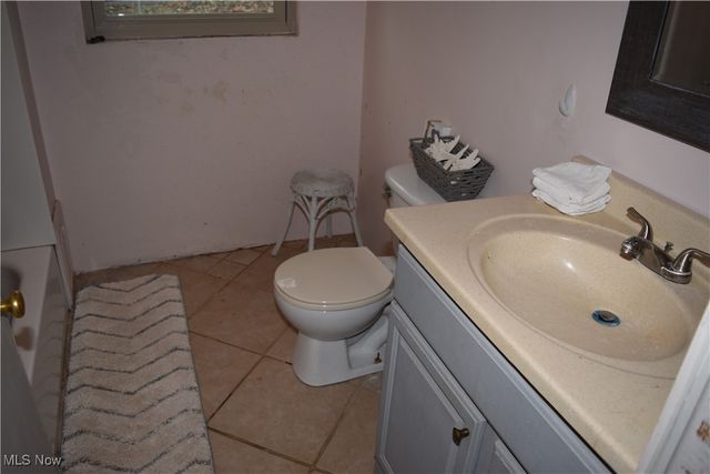 65141 Three Hills Drive, Bellaire, OH 43906