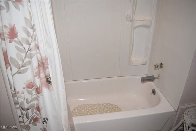 65141 Three Hills Drive, Bellaire, OH 43906