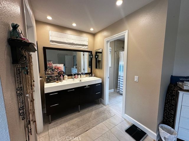 27436 Garza Drive, Saugus, CA 91350