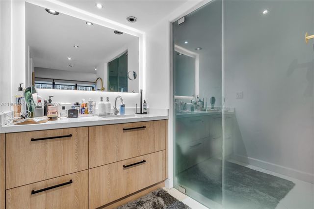 1925 Brickell Ave 606, Miami, FL 33129