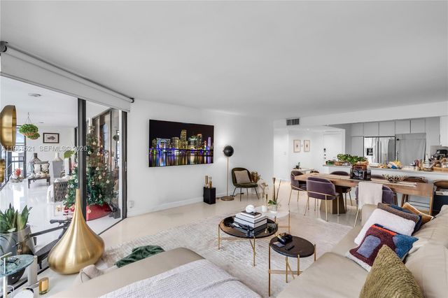 1925 Brickell Ave 606, Miami, FL 33129