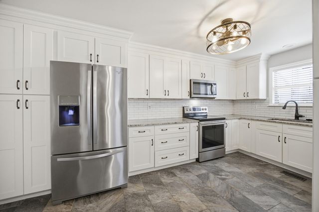 317 Lebeau Drive, Nicholasville, KY 40356