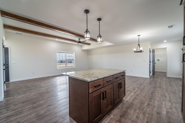 567 Middle Creek Way, Berea, KY 40403