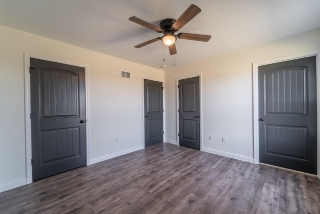 567 Middle Creek Way, Berea, KY 40403