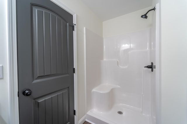 567 Middle Creek Way, Berea, KY 40403