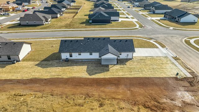 567 Middle Creek Way, Berea, KY 40403