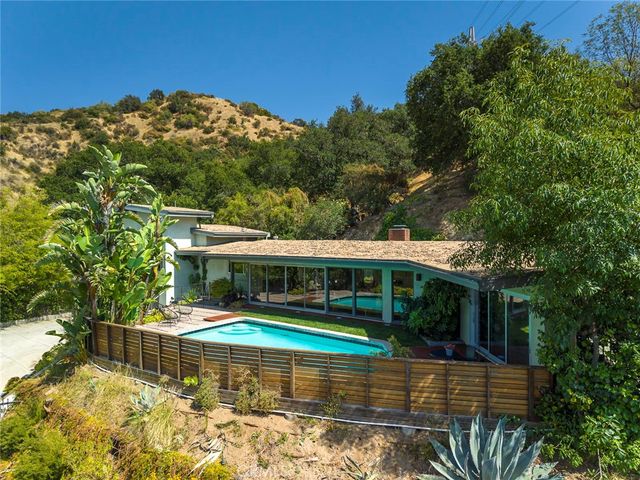 2770 Mira Vista Drive, Glendale, CA 91208