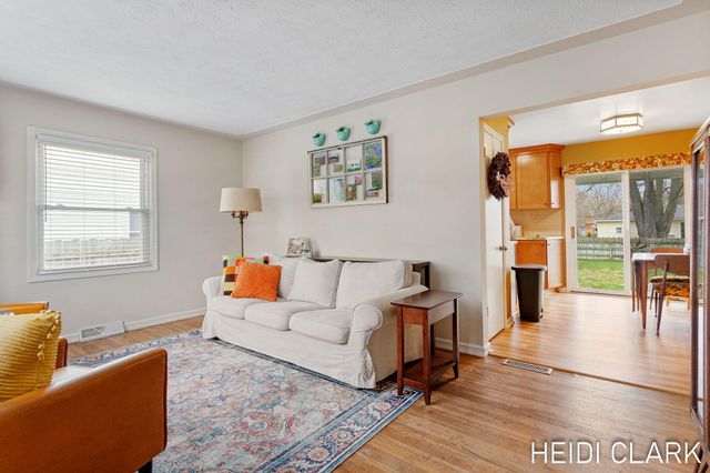 4337 Flamingo Avenue SW, Wyoming, MI 49509