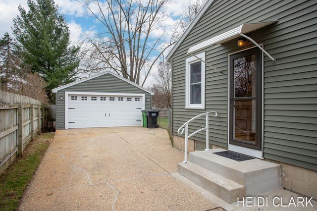 4337 Flamingo Avenue SW, Wyoming, MI 49509