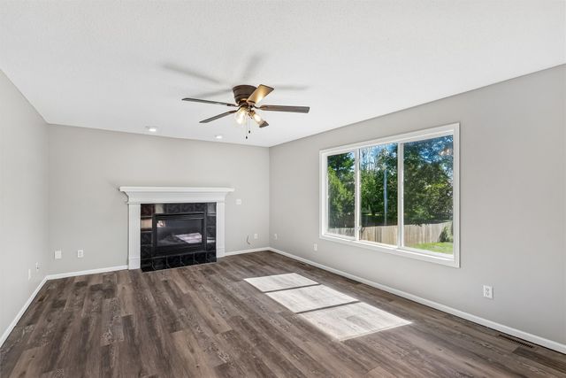 5028 Cherrywood Drive, West Des Moines, IA 50265