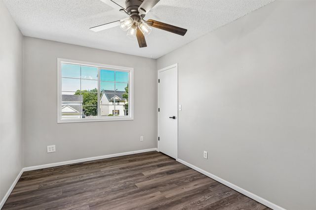 5028 Cherrywood Drive, West Des Moines, IA 50265
