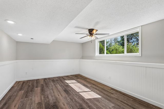 5028 Cherrywood Drive, West Des Moines, IA 50265