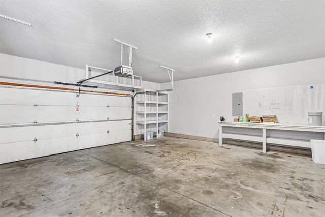 5028 Cherrywood Drive, West Des Moines, IA 50265