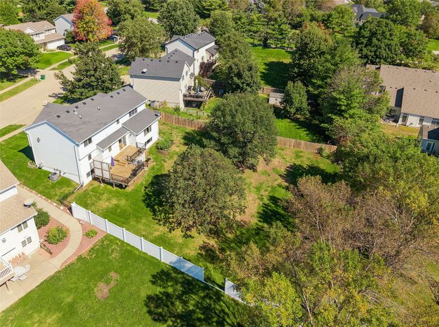 5028 Cherrywood Drive, West Des Moines, IA 50265