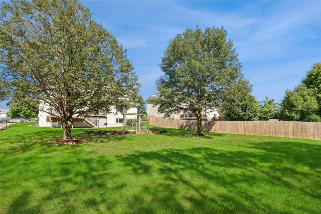 5028 Cherrywood Drive, West Des Moines, IA 50265