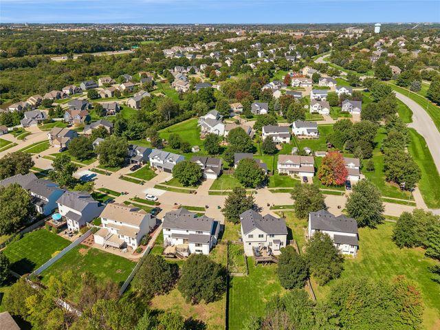 5028 Cherrywood Drive, West Des Moines, IA 50265