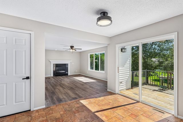 5028 Cherrywood Drive, West Des Moines, IA 50265