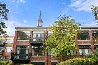 100 Keyes Rd 304, Concord, MA 01742