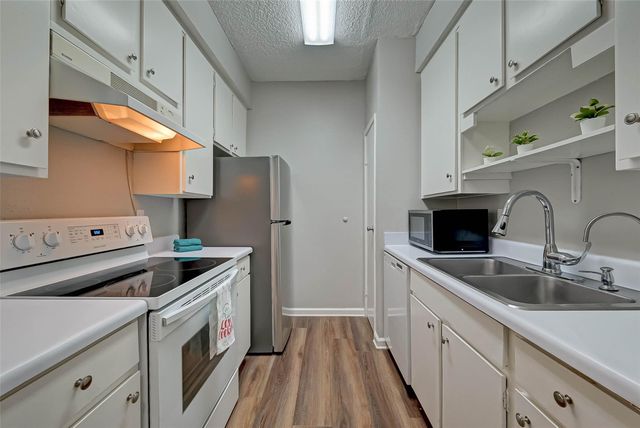 10049 Westpark Drive 135, Houston, TX 77042