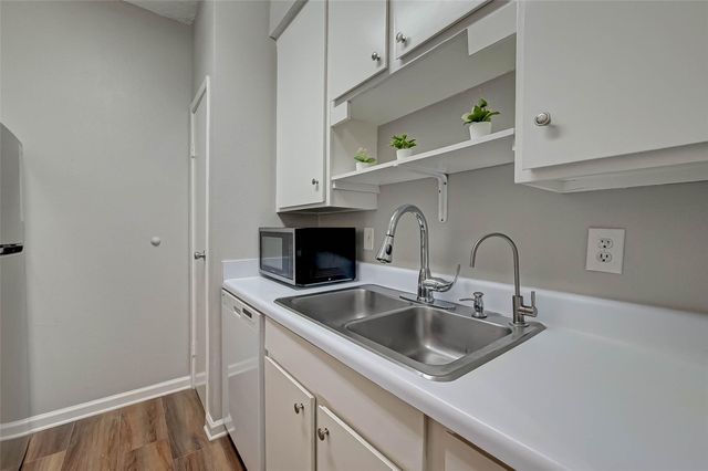 10049 Westpark Drive 135, Houston, TX 77042