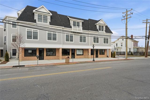 180 Deer Park Avenue 207, Babylon, NY 11702