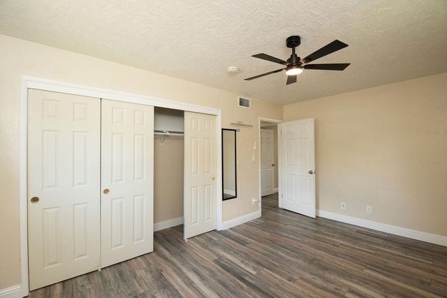1121 Brookside Rd, Stockton, CA 95207