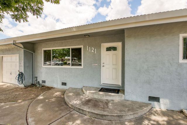 1121 Brookside Rd, Stockton, CA 95207