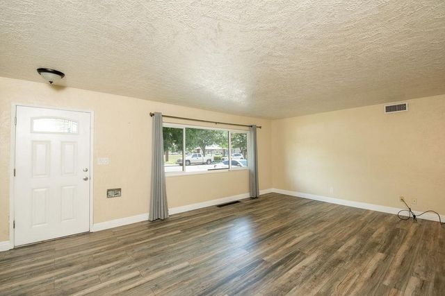 1121 Brookside Rd, Stockton, CA 95207