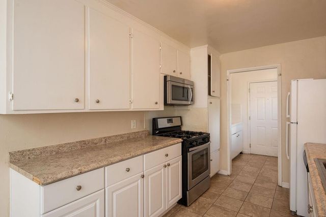 1121 Brookside Rd, Stockton, CA 95207