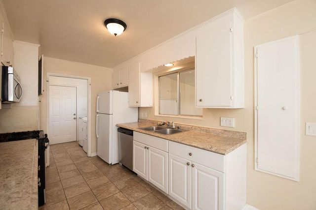 1121 Brookside Rd, Stockton, CA 95207