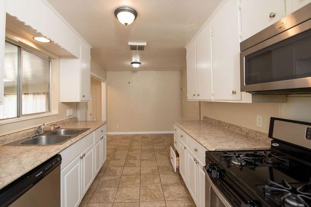 1121 Brookside Rd, Stockton, CA 95207