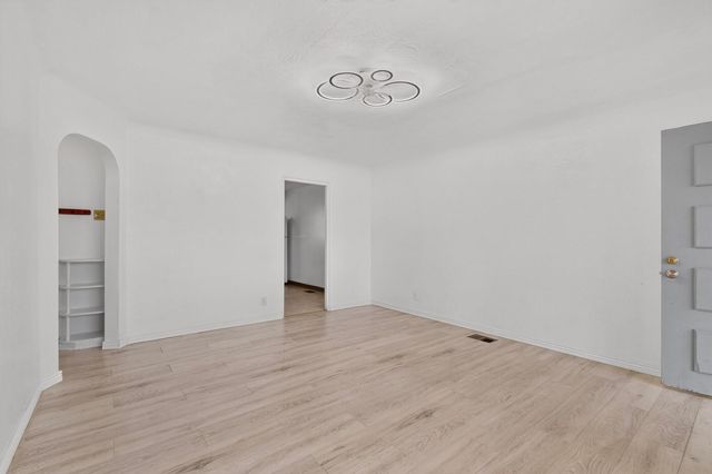 615 Quincy Street NE A & B, Albuquerque, NM 87110