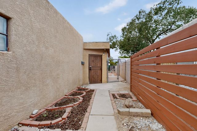 615 Quincy Street NE A & B, Albuquerque, NM 87110