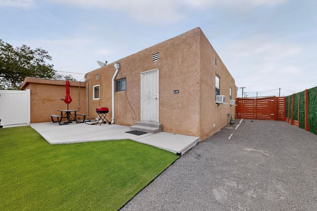 615 Quincy Street NE A & B, Albuquerque, NM 87110