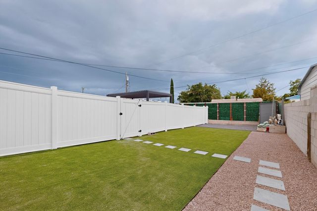 615 Quincy Street NE A & B, Albuquerque, NM 87110