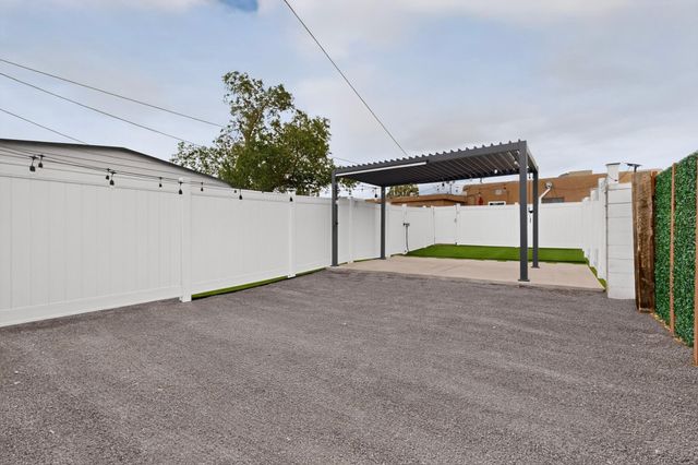 615 Quincy Street NE A & B, Albuquerque, NM 87110