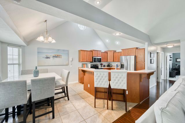 5685 S Fox Hollow Avenue, Springfield, MO 65810