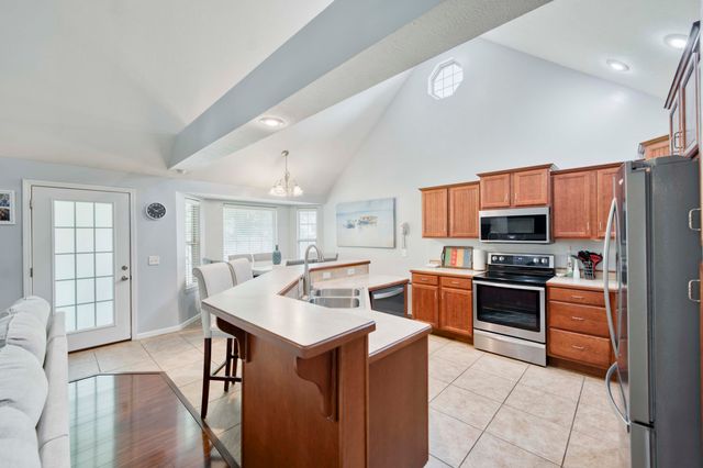 5685 S Fox Hollow Avenue, Springfield, MO 65810