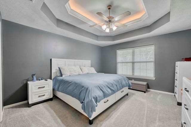 5685 S Fox Hollow Avenue, Springfield, MO 65810