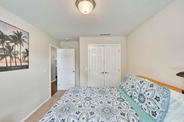 5685 S Fox Hollow Avenue, Springfield, MO 65810