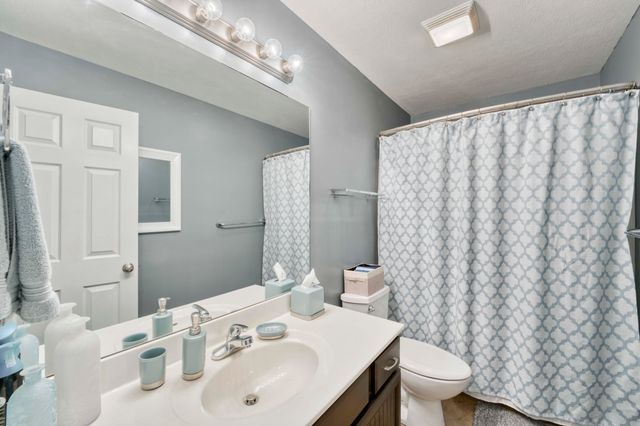 5685 S Fox Hollow Avenue, Springfield, MO 65810