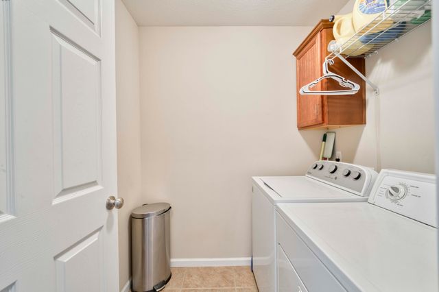 5685 S Fox Hollow Avenue, Springfield, MO 65810